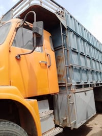 فولفو ٨٢ • شاحنة