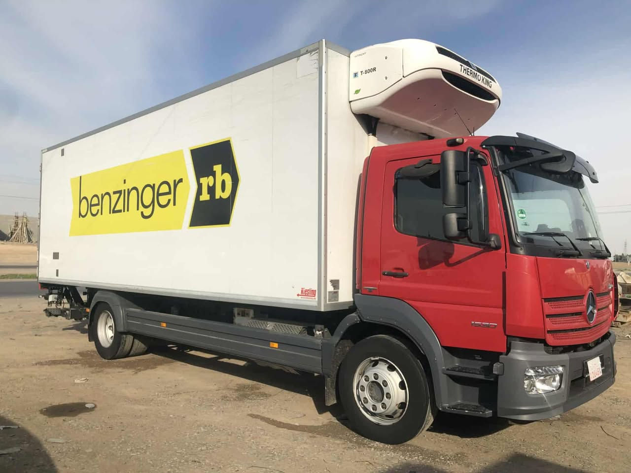 السلام عليكم اتيكو براد للبيع فول موصفات 2017حجم 1530 ثمانيه برغي حجم 22حساس كامره تحكم ستيرن جهاز ثرمونكيك حجم T800Rكير اوتو مثل ماموضح بالصوره سياره جديده سبرنك امامي جوبلس خلفي زنجبيل ثلوج بالتيار الخلفي الطول 780 للتواصل ع الارقام التاليه الهاتف:***********
