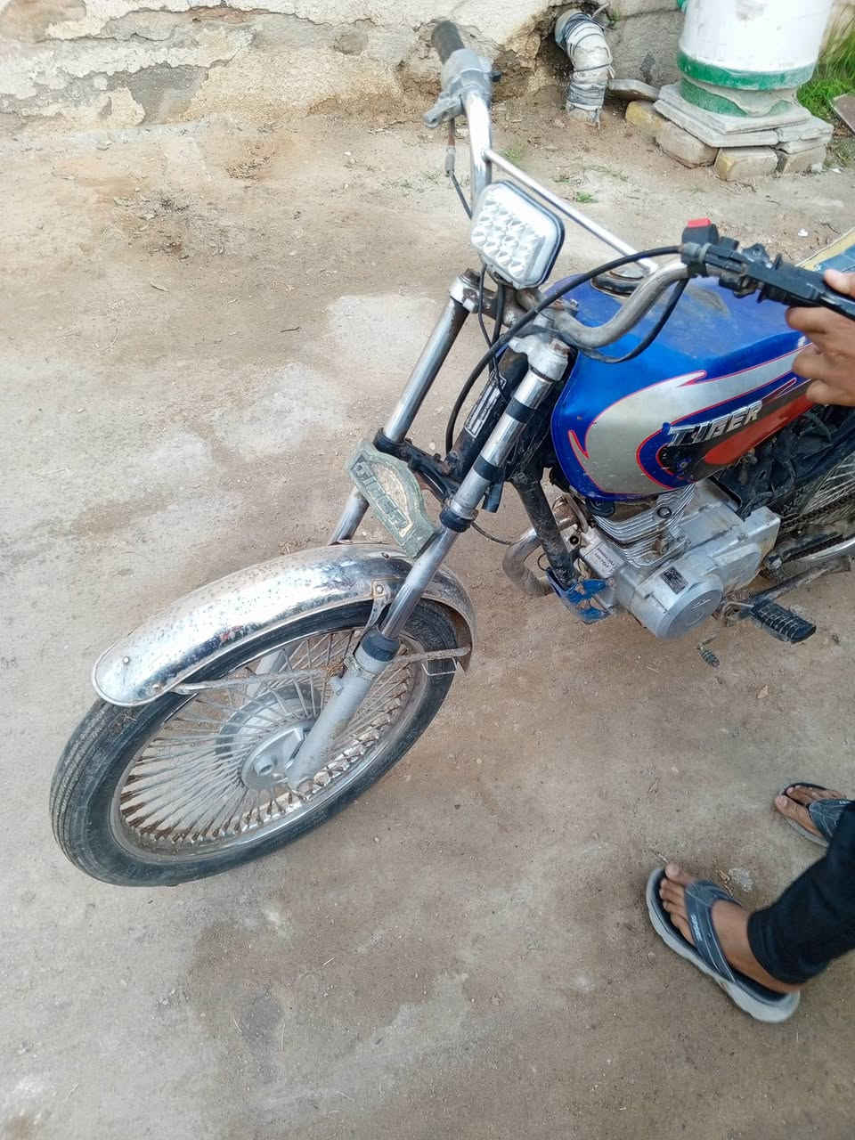 السلام عليكم دراجه اربعه كير تاكير موديل 20 للبيع شغاله وجاهزة اوراق سكنر المكان ديوانية قضاء سومر *********** سعر خاص
