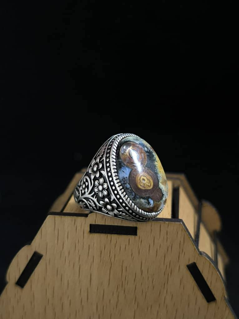 جديدنا على مدار رمضان 🌙
لأن التفاصيل تصنع الفرق 👌
نقدّم لكم خاتم فضة عيار 925 بتشطيب راقي ولمعة تدوم، تصميم يجمع بين الفخامة والبساطة ليليق بكل إطلالة.
✔️ خامة فضة أصلية
✔️جملة-تجزئة
✔️ تصميم مميز يناسب جميع الأذواق
✔️ مناسب للاستخدام اليومي والمناسبات
✔️ خيار مثالي كهدية راقية 🎁
✔️للتواصل والطلب  معنا عبر الواتس اب
خلك مختلف… وخلي أناقتك تتكلم عنك 🤍
للطلب والاستفسار راسلنا على الخاص 📩
#خواتم_فضة #أناقة #إكسسوارات #هدية_مميزة #فضة_925


**إذا كنت صاحب هذا الإعلان وتريد حذفه لأي سبب، رجاءا أرسل رسالة إلى الدعم الفني**