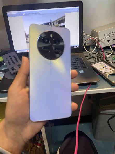 السلام عليكم ريلمي ١٢ عادي ذاكره ٢٥٦ جهاز نضيف مع غراض كامل سعر ٢٥٠وبي مجال للاستفسار الاتصال على الرقم ***********
