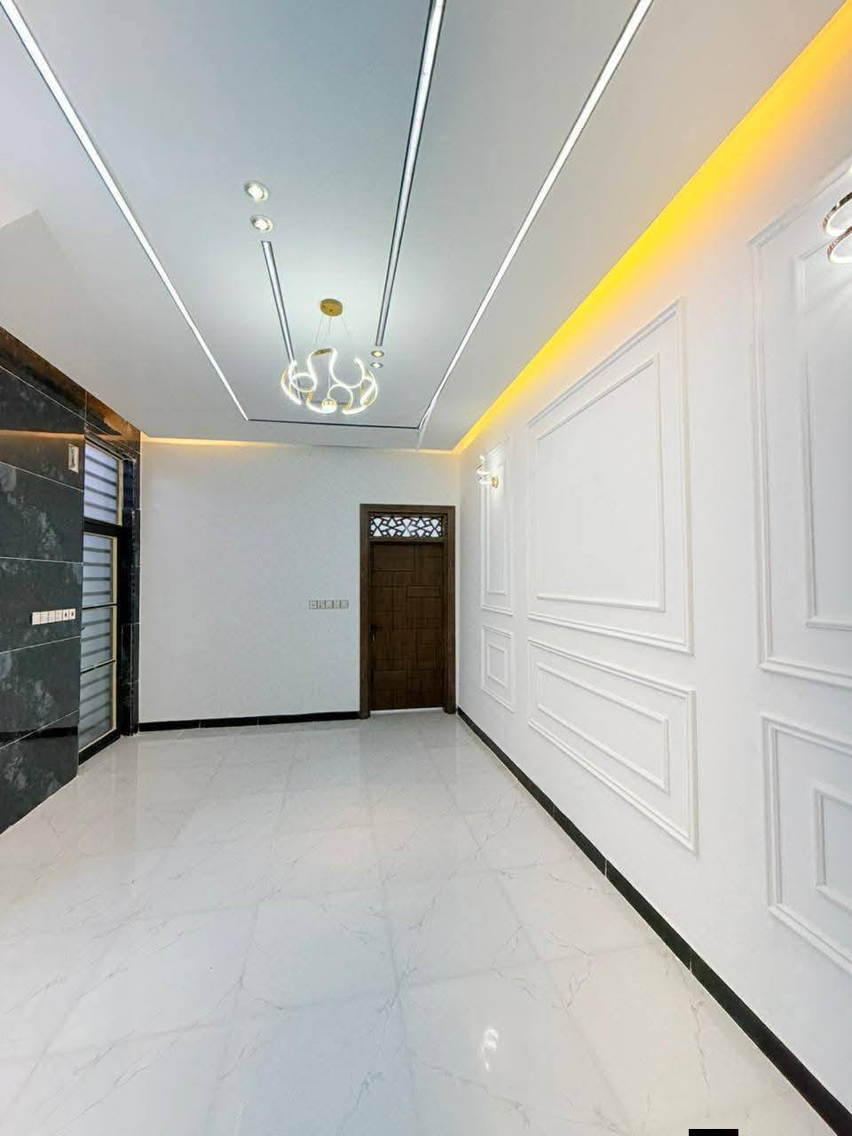 🏡دار للبيع🏡

المساحة: 100 متر 
✅ #طابو_زراعي_سند_25_أقرار_محكمه
السعر: خاص وتدلل
الموقع: النجف شارع الصب مقابل ملحق قريه الغدير #ألخط_ألاول

مواصفات البناء:
غرفه نوم وصاله ومطبخ واستقبال حمامات داخليه وخارجيه وكراج 
بناء مرتب (أساس + سقف كونكريت + طابوك)
أرضية بورسلين أبو الـ 60

الخدمات:#بعد_عن_الشاره_150م بلخط الاول 
ماء كهرباء مدارس سوق تبليط مولد

للاستفسار والاتصال:
*********** النجف, العراق
