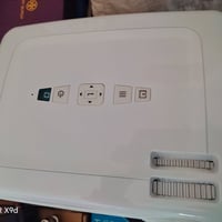 هذا جهاز عرض فيديو محمول بتقنية LED من نوع Leshp، وهو مصمم لتجربة مشاه...