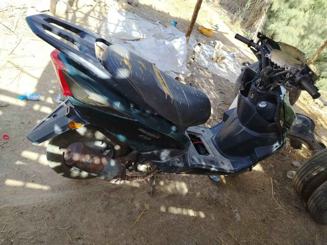 للبيع كوم حديد عوزه باتري وهندر شغاله متروكه مكان  كوفه عباسيه ***********
