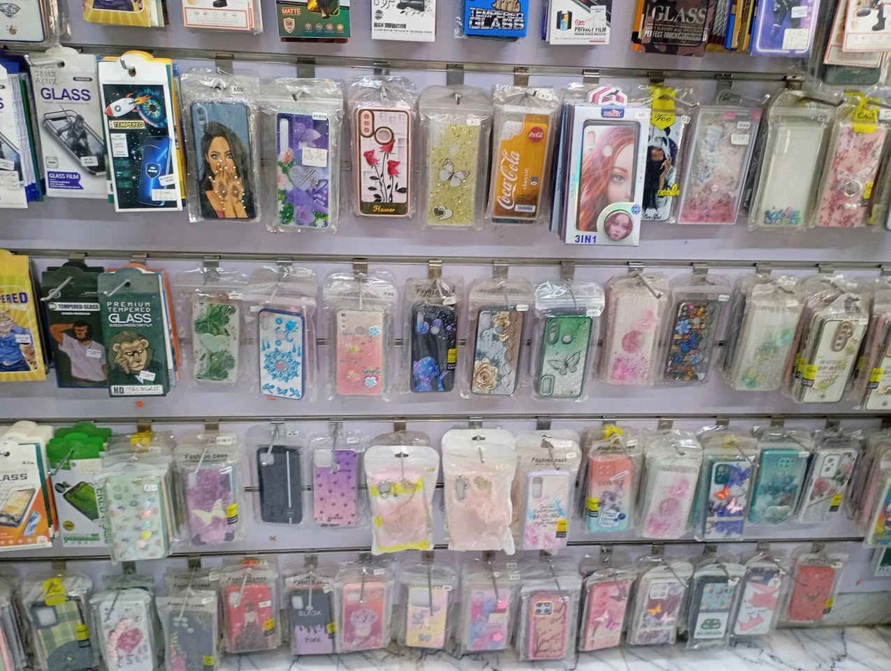 سلام عليكم ورحمه الله وبركاته
غراض اكسسوارات موبايل شلع موديلات استندر شرط وكفرات دفتري ولواصق إطار عالي ومظلل وفايف دي بوردات وشاش السعر (750) الف
رقم الهاتف للتواصل(***********)
