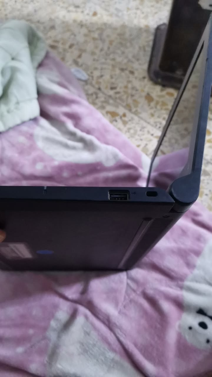 لابتوب ديل كروم اخو الجديد رايده بـ 40 الابتوب ناقصه بس شاحنه وبي مجال حك الجية *********** استفسار واتساب وبي خير وتدلل والخاص ومفتوح
