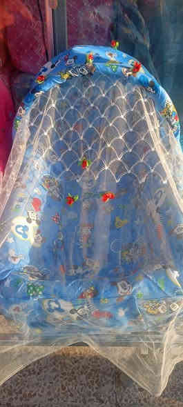 معمل خشب بيت السعيد
خشب صافي درجة اولا
معا اسفنج مغلف من داخل وا خارج معا دوشك الاسفل 
 وزن كركوت. خشب   10 كيلو. وزن. ثقيل 
معا تول.  ستن معا الوان مختلفة سعر معا توصيل.  10 الف دينار 
 يوجد. لدينا جملة للمحلات  توصيل فقط داخل موصل
***********
