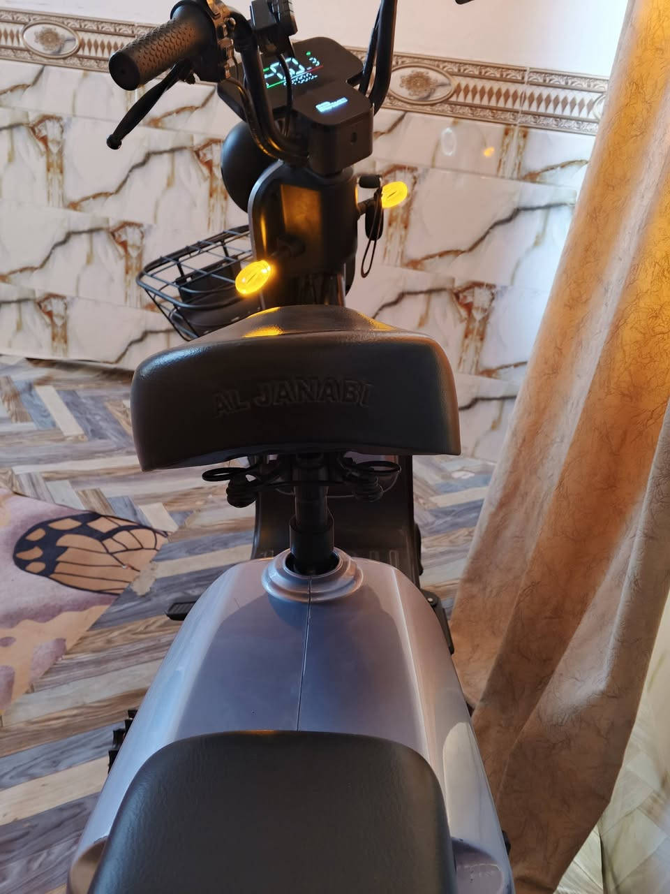 #دراجه شحن للبيع 🚨 

#البطاريات/5🔋🔋🔋🔋🔋

#السرعه 45

#السعر 450

#المكان #النجف

#الدراجه نضيفه فول كفاله عامه من كلشي زلخ ما بيه 
كهربائيات كله شغاله الدراجه ما متعوبه من البيت للدوام و العكس 

#الرقم ***********
