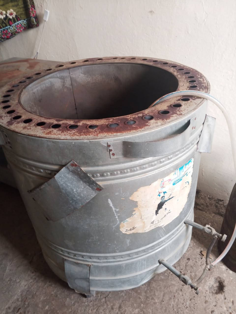 السلام عليكم عندي تنور للبيع شغال بس هاي البنوص تنور فول السعر 25الف قفل العنوان  كاطون الرازي ***********
