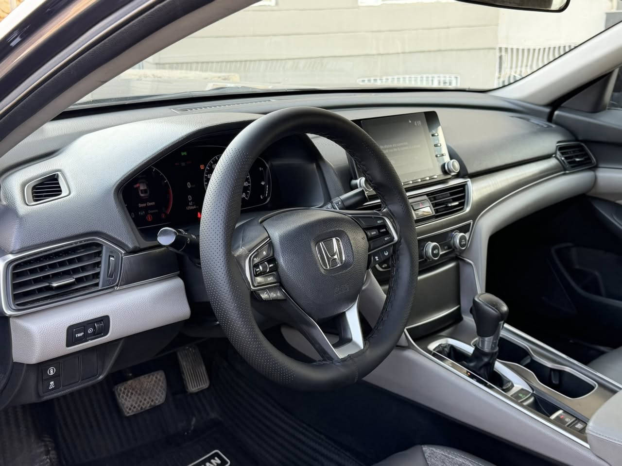 هوندا اكورد ياباني 2019 LX

السياره جاهزه بدون اي نواقص تجي اتشغل وتروح
كير و محرك و تبريد و كهربائيات و حداديه كلها بشرط
حجر بيئه موجود

السياره بجم وصندوق كبس و بدون صبغ وبارد
ايرباك فقط البرده جهه السايق 
حادثها بسيط
جاملغ وباب السايق تبديل شركه نفس اللون بدون صبغ
السونار منزلها بالاعلان وصور الحادث موجود

رقم دهوك تحويلها مباشر
هزه وفحص جديد لغايه شهر 11 / 2026

مواصفات 
كير اتوماتيك وعادي وسبورت
تشغيل بصمه
شاشة كبيره
كامره دواره
هندبريك بصمه
رادار امامي
تحديد مسار
لايتات زينون بلاد
ليد نهاري
تحكمات ستيرن جهتين
ستيرن فوليوم
تحديد سرعه
نظام ايكو اقتصاد البانزين
مرايا كهربائية 
شاشه اعطال 
ويل كب 19 شركه

السعر : 139 ومجال
وعليها غرامه 875.000  تنزل من سعرها
للاستفسار او الاتصال
كورك *********** اتصال + واتساب
آسيا  *********** اتصال + واتساب
