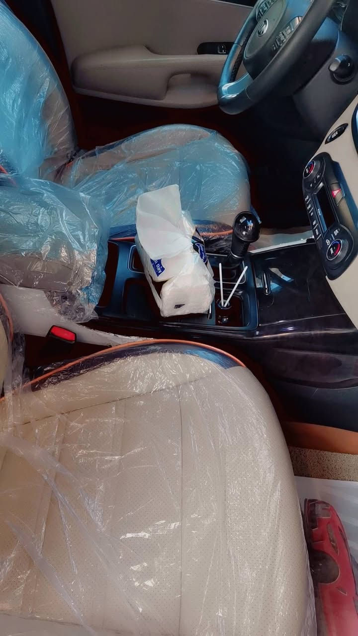 سورنتو خليجي
فول مواصفات
عدا الفتحه فقط
موديل 2018
رقم أربيل هزه ولوحات جديد باسمي السنويه 
تحويل ثاني يوم 
مواصفات
كشنات كهرباء
حساسات امامي وخلفي
زرك لايت
كامرا دواره
مري قلاب
ترحيب سورنتو
صندوق كهرباء 
تخم تاير جديد 
٧ راكب
٣قطع تبريد
كير مكينه كفاله عامه من كلشي محرك ٢٤٠٠ 
ماشيه 90 الف حقيقي سياره ع وضع شركه بشرط
السعر 215 
 تلفون ***********
العنوان ديالى بعقوبه تقاطع القدس
