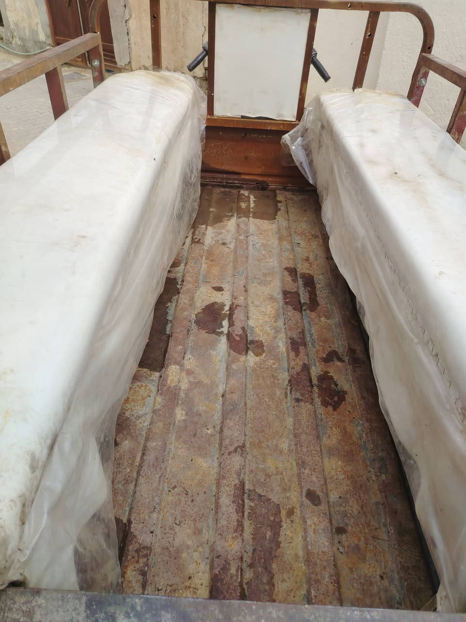 ستوته للبيع  مديل 7  سنويه ورقم بس ما اندل راعيهه  مكان نجف مشخاب  دراجه جاهزه مصطبات محرك نضيف لا يبخر ولا ينقص نكره سلف حصيره نضيفه  شاصي  مكفول ***********
