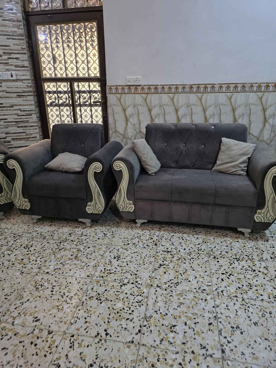 سلام عليكم تخم للبيع العنوان نادر مقابيل محطه العرفان تصال ع رقم مكلف بل منشور ***********
