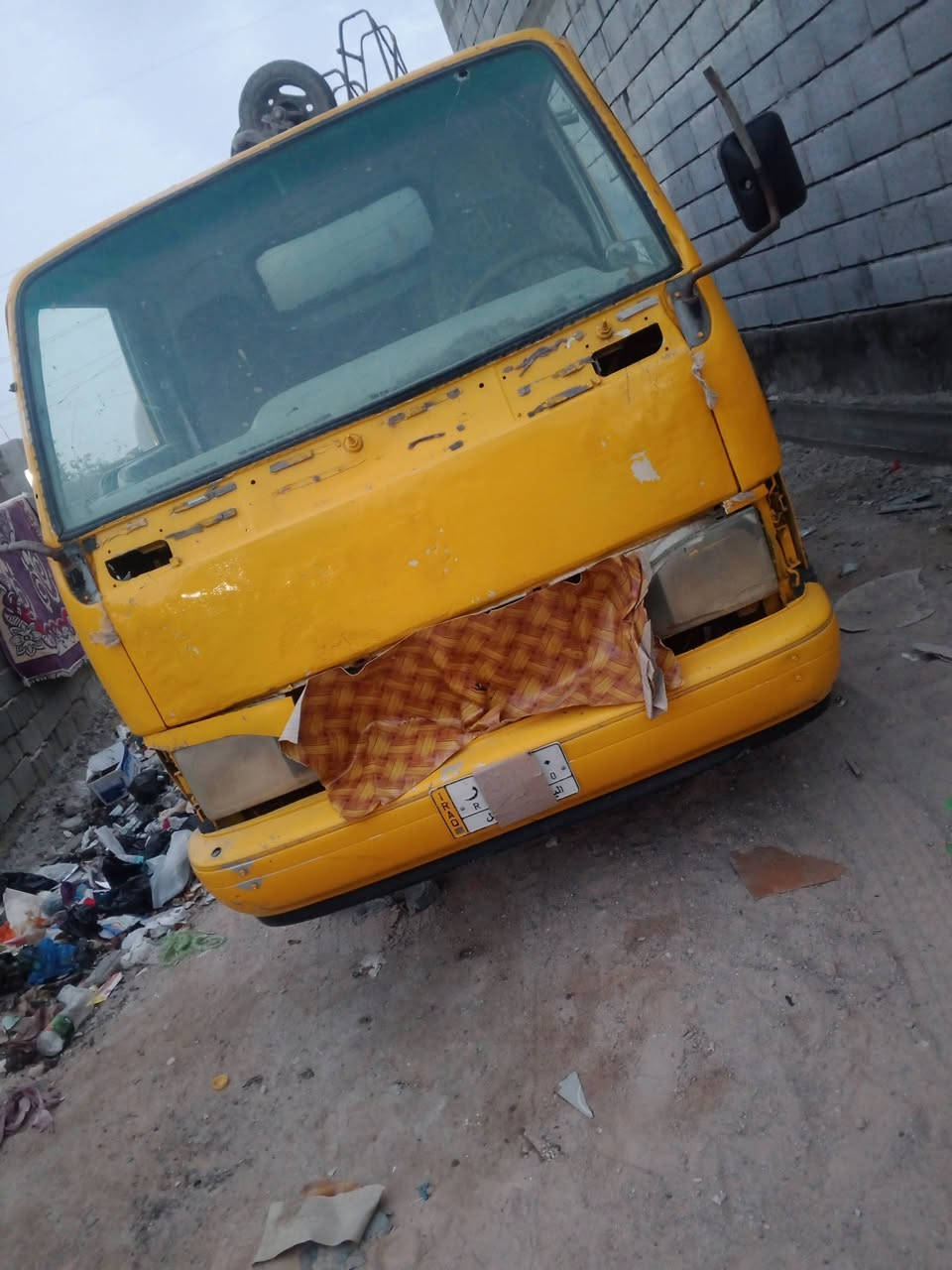 سلام عليكم دنكريحتوي على5ونص طن ماءمكينة نضيفة گير نص المكان بصرة گرمت علي السعر25وبي مجال التواصل ***********
