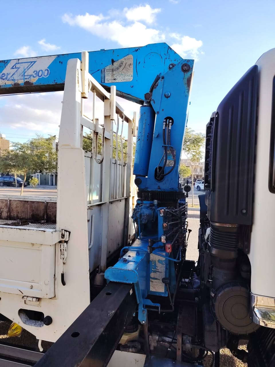 السلام عليكم
هينو كرين موديل 2003 بسمي سنويه لل
28 مكينه 80فول عادي سته سلندر كرين مخالف سلايتين سياره جاهزه للشغل للاستفسار ***********
