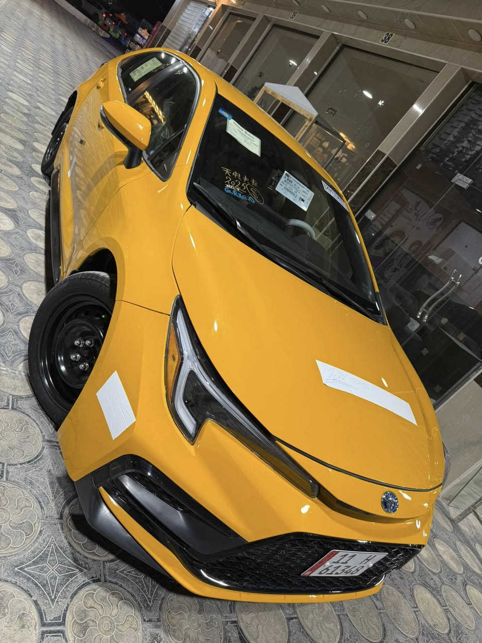 السلام عليكم 
كورلا 2024 وارد امريكي
هايبرد وبانزين ياباني اصلي
دخول جديد وترقيم جديد 
سيارة كاملة مكملة متصرف عليها دينار فئة SE ميحتاج اذكر مواصفاتها بيها قطعتين بدون دواخل 
مكاني بغداد الغزالية 
***********
