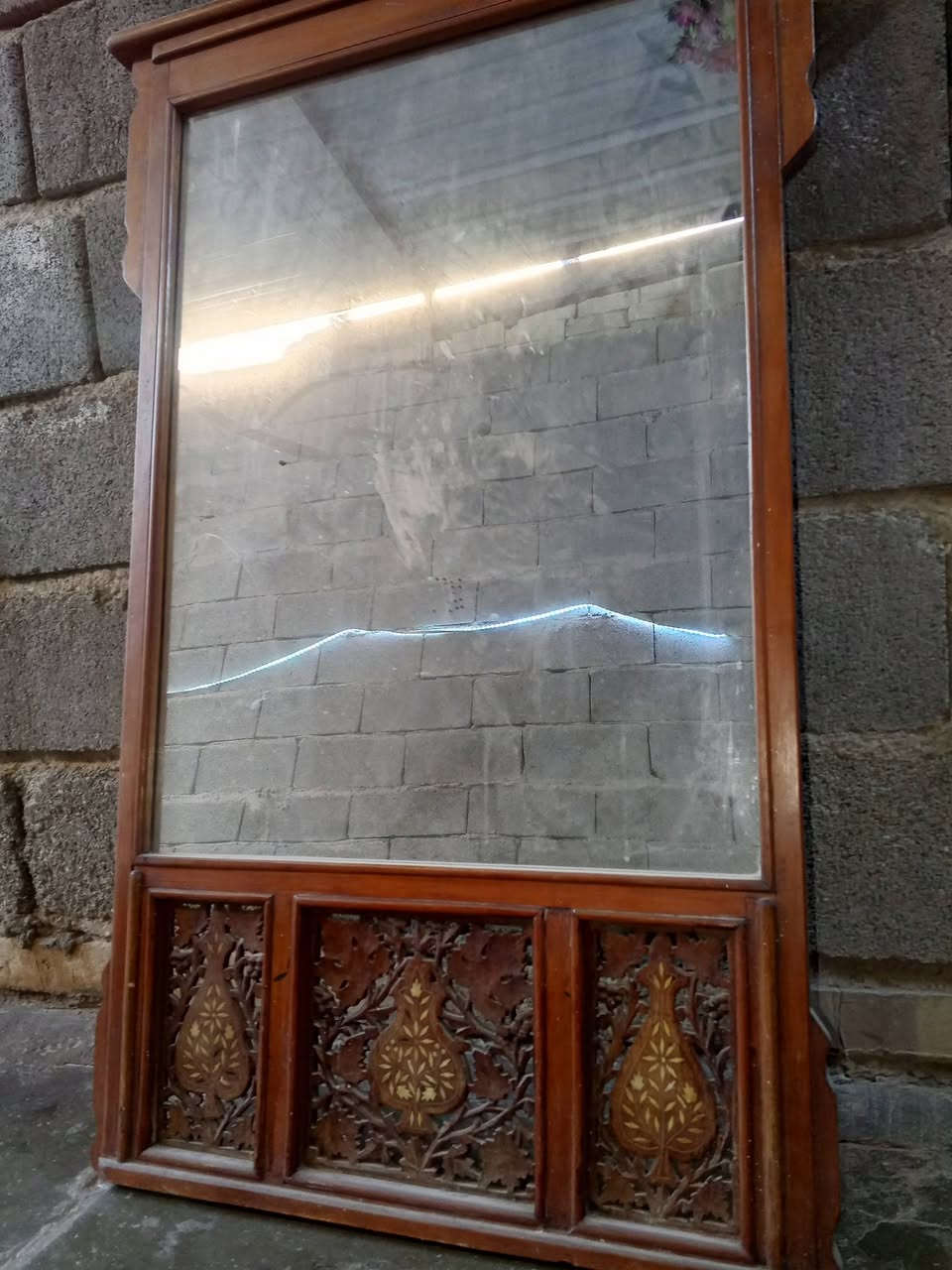 السلام عليكم ورحمه الله وبركاته مجمدة للبيع السعر 170الف وبيها مجال نظيفة اخت الجديده وأمراية تحفة قديمة السعر 50 وبيهة مجال رقم الهاتف ***********
