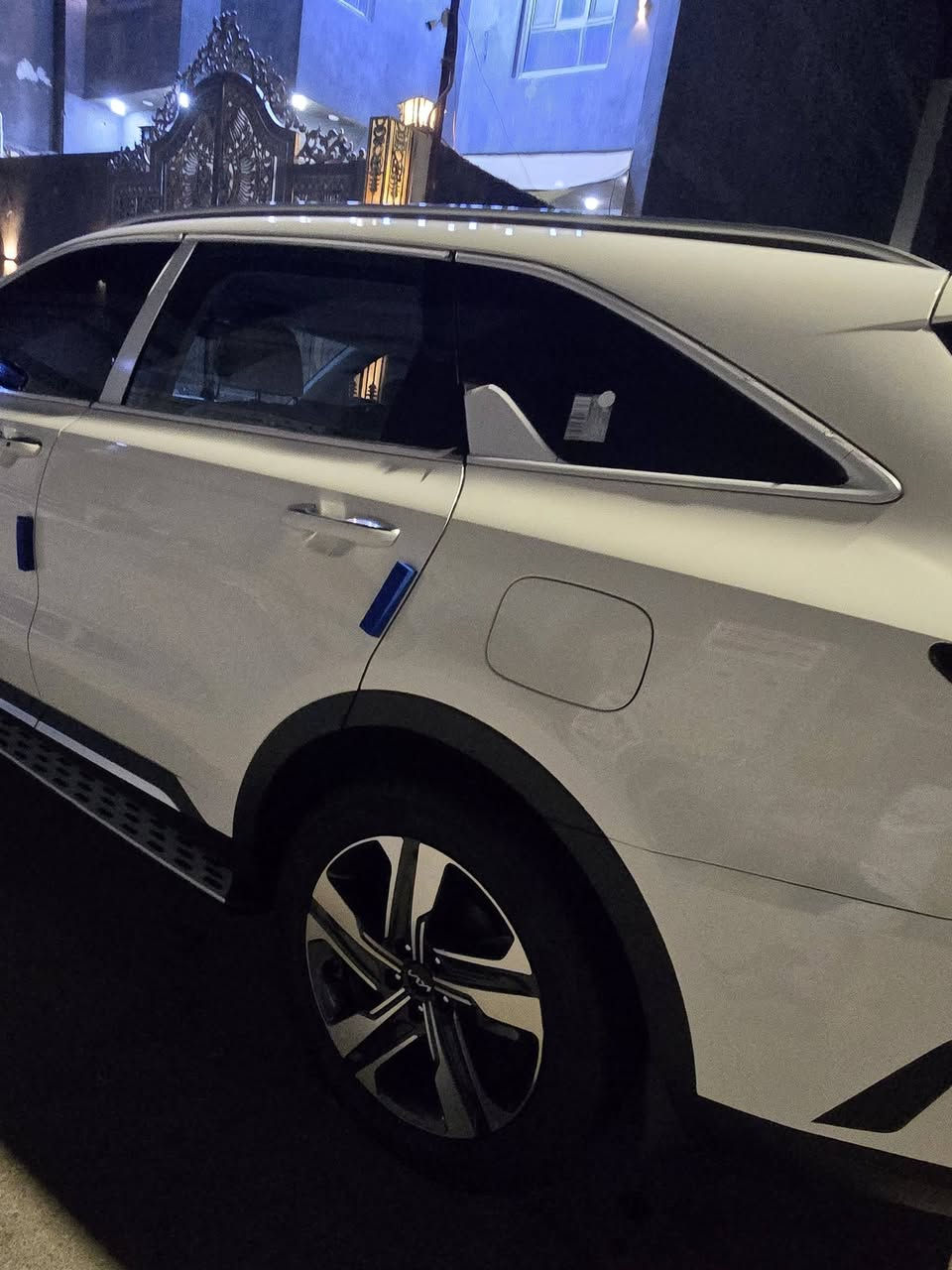 كيا سورنتو 2023 (خليجي) 6 سلندر 7 راكب فول مواصفات 1/1مكفوله سياره ماشيه ٦٠   الف  كيلو رقم اربيل الجديد تحويل مباشر تريد وكالة اي،شي حاضر بسم شركة ابواب الرحمه البصرة   كير و محرك بشرط علا وضع الشركة 

سقف بانوراما
بصمه تشغيل وابواب
كير ماوس
كشنات جلد
تدفئه تبريد كشنات 
شحن بالكشنات الامامية 
تحكم كشن جنب السائق كهربائي 
صندوق كهرباء 
هاندبريك بصمه
شاحن وايرلس للموبايل
بردات خلفيه
مقاعد الاماميه كهرباء
شاشه كبيره كار بلي 
اناره محيطيه سبعه الوان
شفتات ستيرن 
ويل كب حجم 19
اربع وضعيات قياده (ايكو. كومفورت. سبورت. سمارت)
فول تحكم ستيرن
حساسات امامي +خلفي
اناره ترحيب عند الاقتراب
كامره خلفيه دواره اربع كامرات 
مري شفط
تركشن كونترول + مانع انحدار +اوتو هولد
7راكب 
ثلاث قطع تبريد +تبريد بيانو منفصل
ثلاث عدسات لايت +لد
تشغيل عن بعد
دكسات شركة مبدل جديد 
تخم تاير جديد 
السعر ٣١٥ بيه مجال قليل 
مكاني بصرة 
*********** واتساب فقط 

ملاحضه جدا بسيطه ما مبينه نهائيا بدون بارد او سحب او شي قدر نصف اصبع او اقل بدون صبغ او شي نهائيآ
