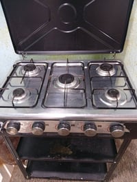 طباخ صغير • ٥ عيون • القبلة