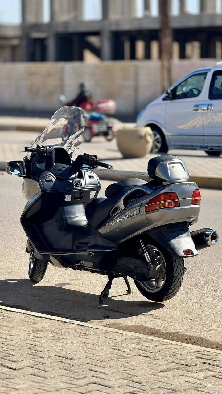 السلام عليكم سكاي ويف 650 فول موصفات  مكفوله كفاله عامه لون فيلي
جامه فراشه
سكيورتي 
GBS
ABS
جامه كهربائيه 
دفايه يدات
الدراجه مكفوله من كلشي
***********
