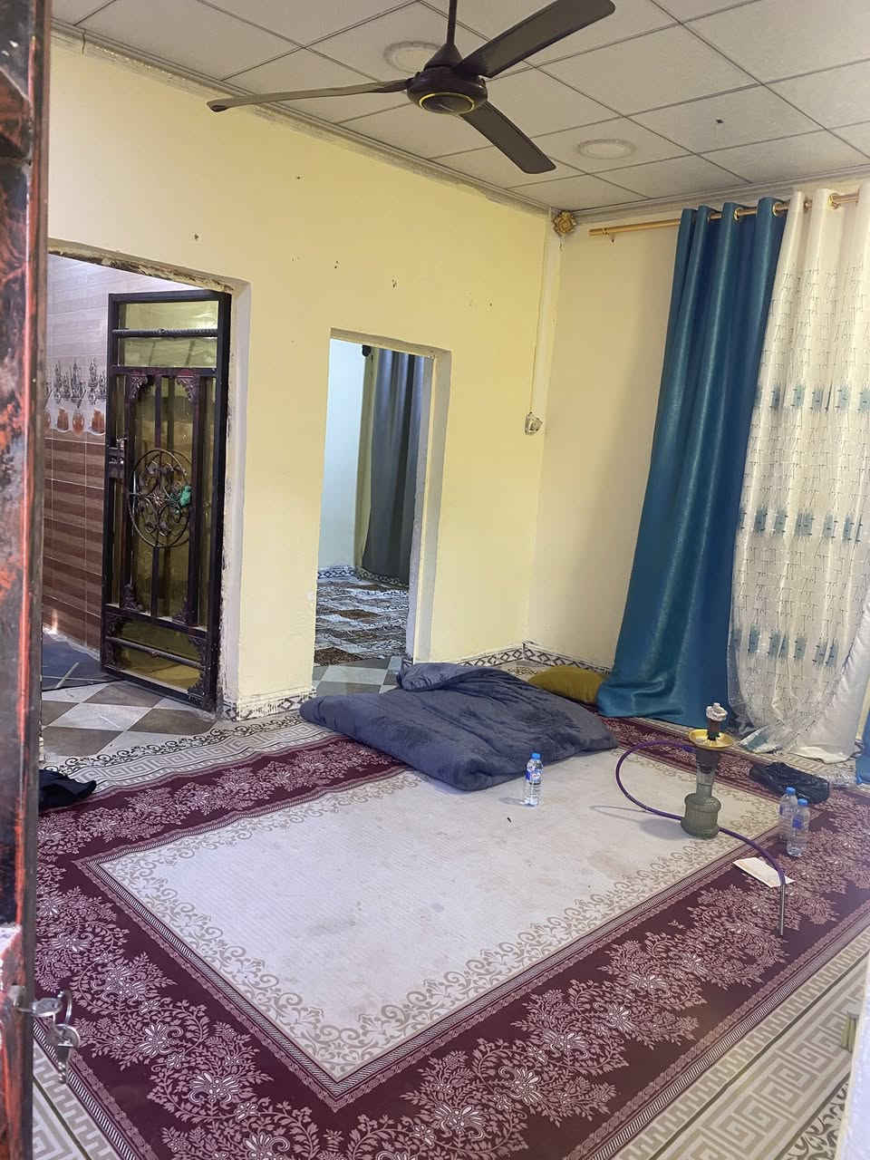 مكلف بلنشر بيت حواسم للبيع بسعر٨مليون بنواب ضباط يتكون من غرفتين وهول ومطبخ وحوش صغير وكيزر وتانكي ماء بيت كامل
***********
