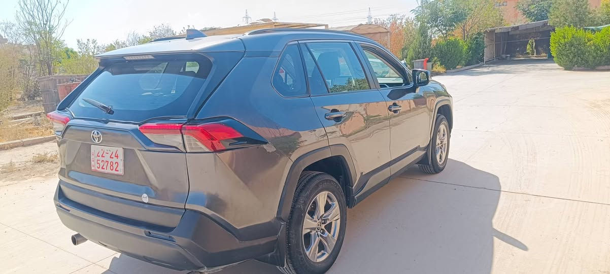 تویوتا راف فۆر مۆدێل 2023 مواسەفات XLE AWD سێ پارچە پشتی بۆیاغە شاسی پشتی  لای سایەق  لەحیمە پێشی کەپسە دەعمی نییە ئێرباک نەتەقیە رەفزی مرورە جارێ ڕەقەم ناکرێ سعری سەدوو شەست و هەشت وەرەقە کەمێ مجال ***********/*********** 168وەرەقە
