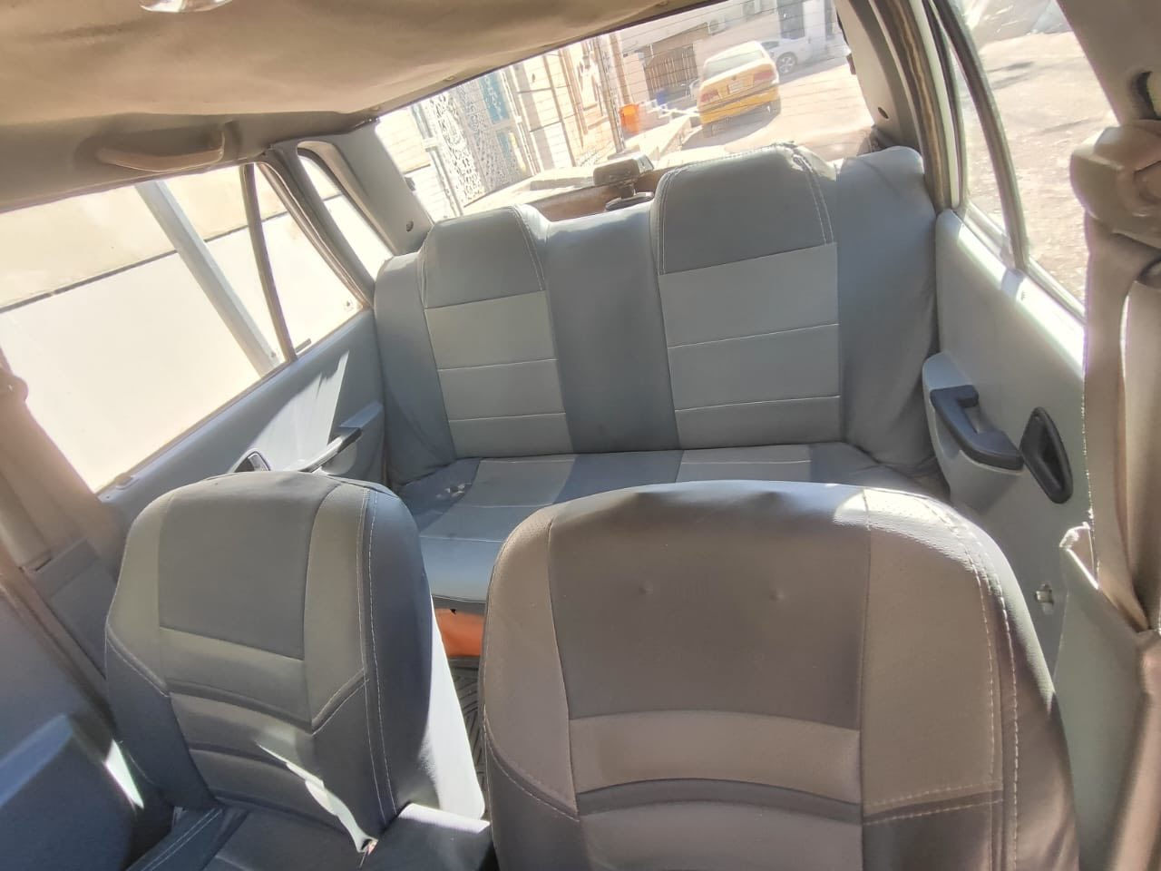 سلام عليكم 
سايبه 2009
رقم بغداد مميز بسمنه وكاله عامه شرط الديره 
مكينه كير حداده طخم تاير شواصي كفاله تبريد ثلج 
غرفه جلد شاشه السياره جديده بيه ضربه باب السايق و راجع بارد و باب مبدل اقره المنشور و خابرني كلشي مكتوب 
اي ستفسار ع الرقم ما متواجد ع النت 
السعر 33 
الرقم ***********
