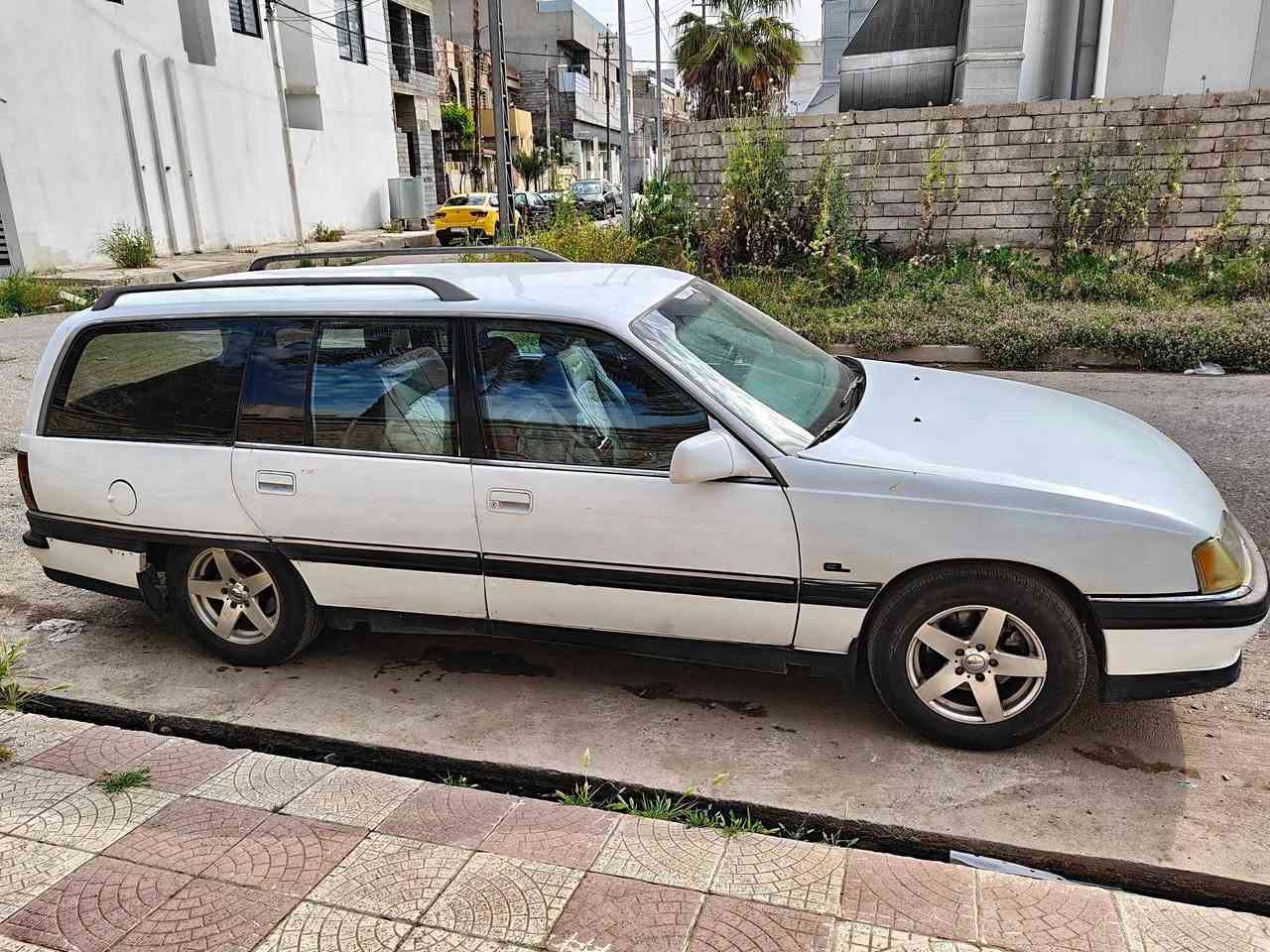 سيارة اومكا استيشن 1991
التفاصيل:
محرك 2000 
سيارة جاهزة شرط التحويل 
رقم ألماني 
للستفسار الاتصال:
***********
