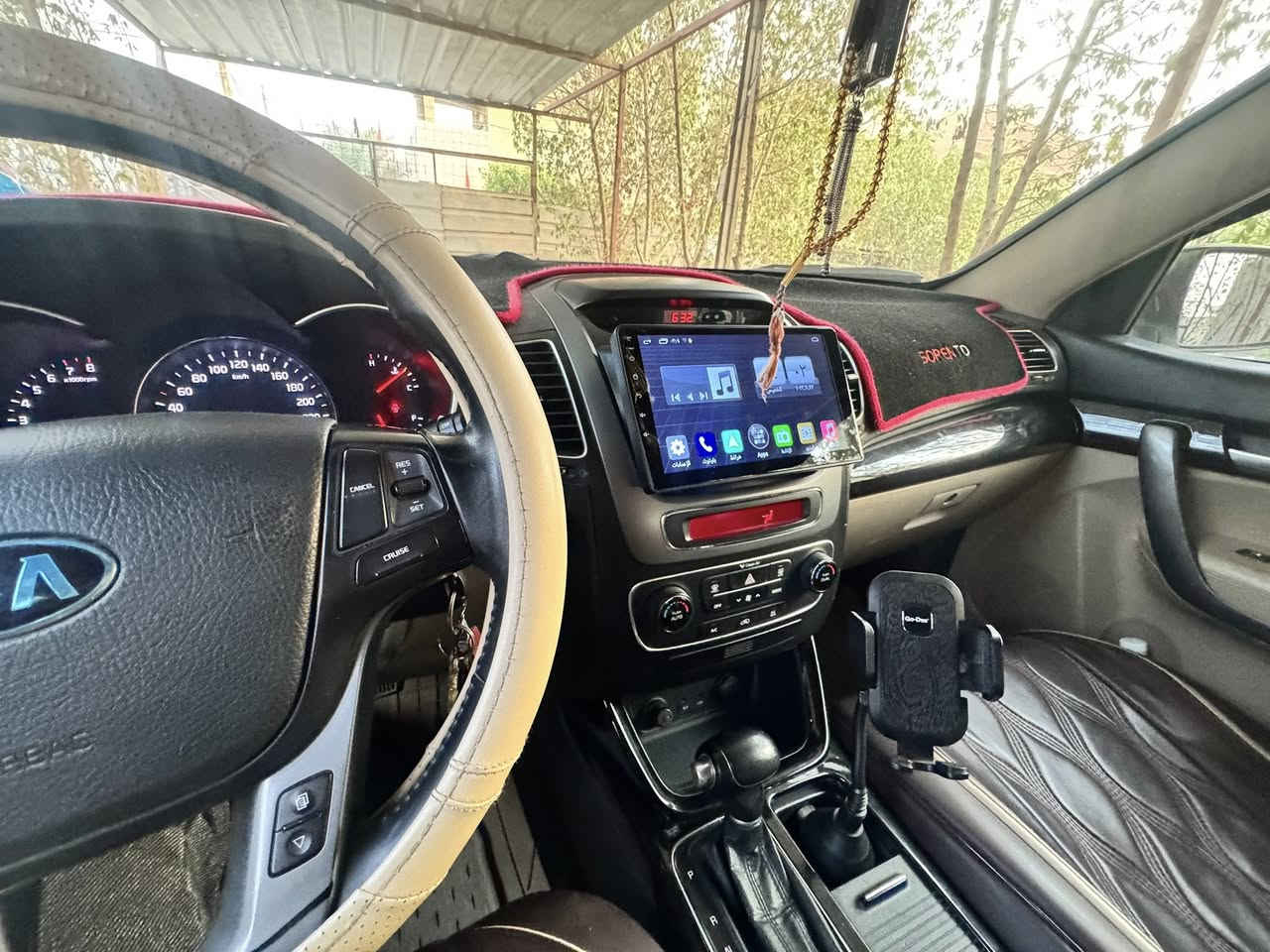 السلام عليكم 
سورنتو 13 شكل 15 
ماشية 98 حقيقي

رقم بغداد الجديد 
مكينة 2400
7 راكب 3 قطع تبريد

تدفئة تبريد .. حساسات امامي خلفي .. نظام اقتصادي
تخم تاير ياباني جديد
مري شفط + اشاير
كشنات جلد + كشن السايق كهربائي 
مكفولة گير مكينة تكم شواصي 
بيهه بارد بسيط + صبغ اسفل البابين عكس السايق بسبب شخوط 
السعر 162 وبيهه مجال 
بغداد / ***********
