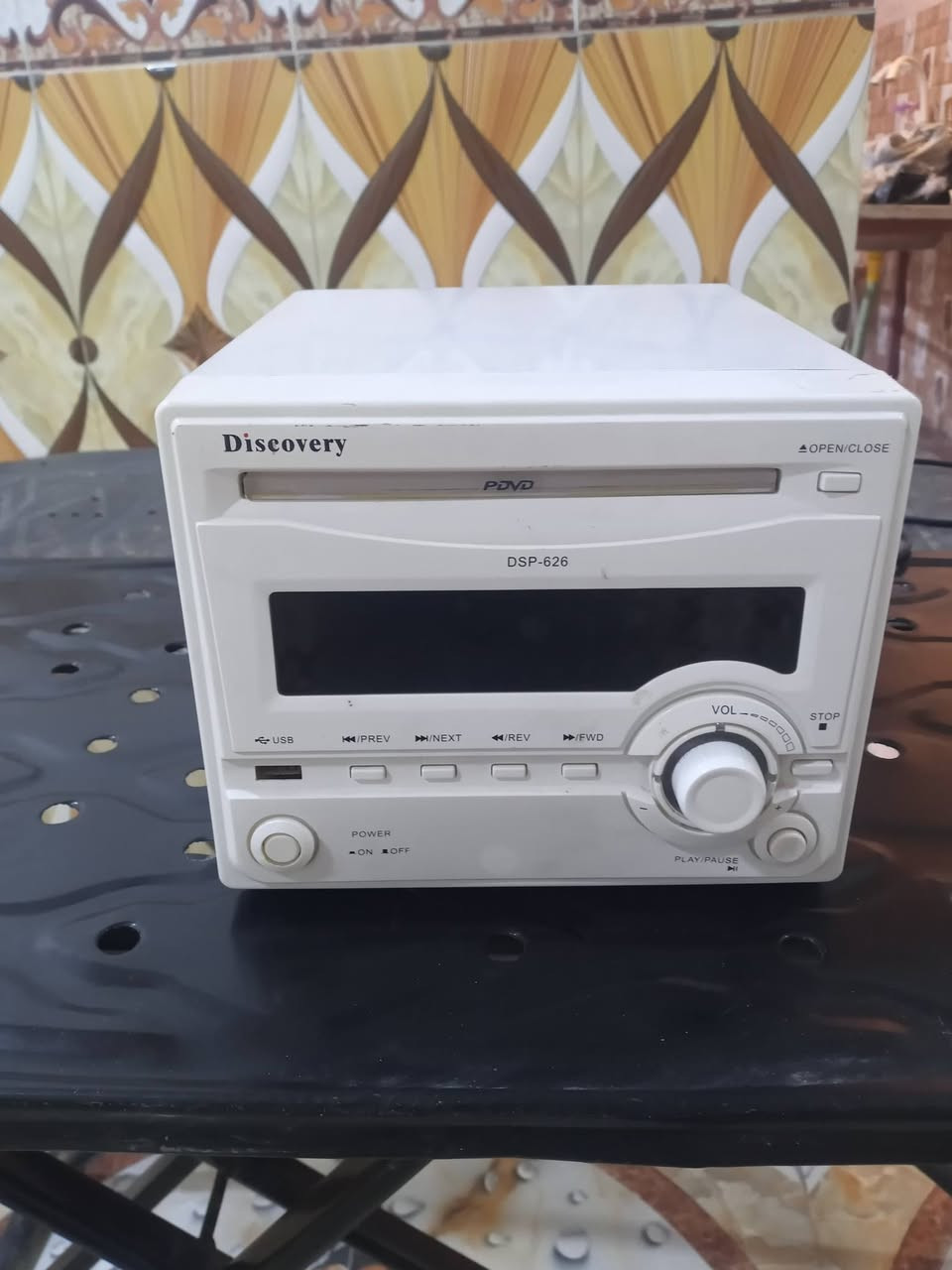 جهاز (DVD + USB ) شغال ونظيف السعر 35.000 للإستفسار الاتصال على الرقم ***********
