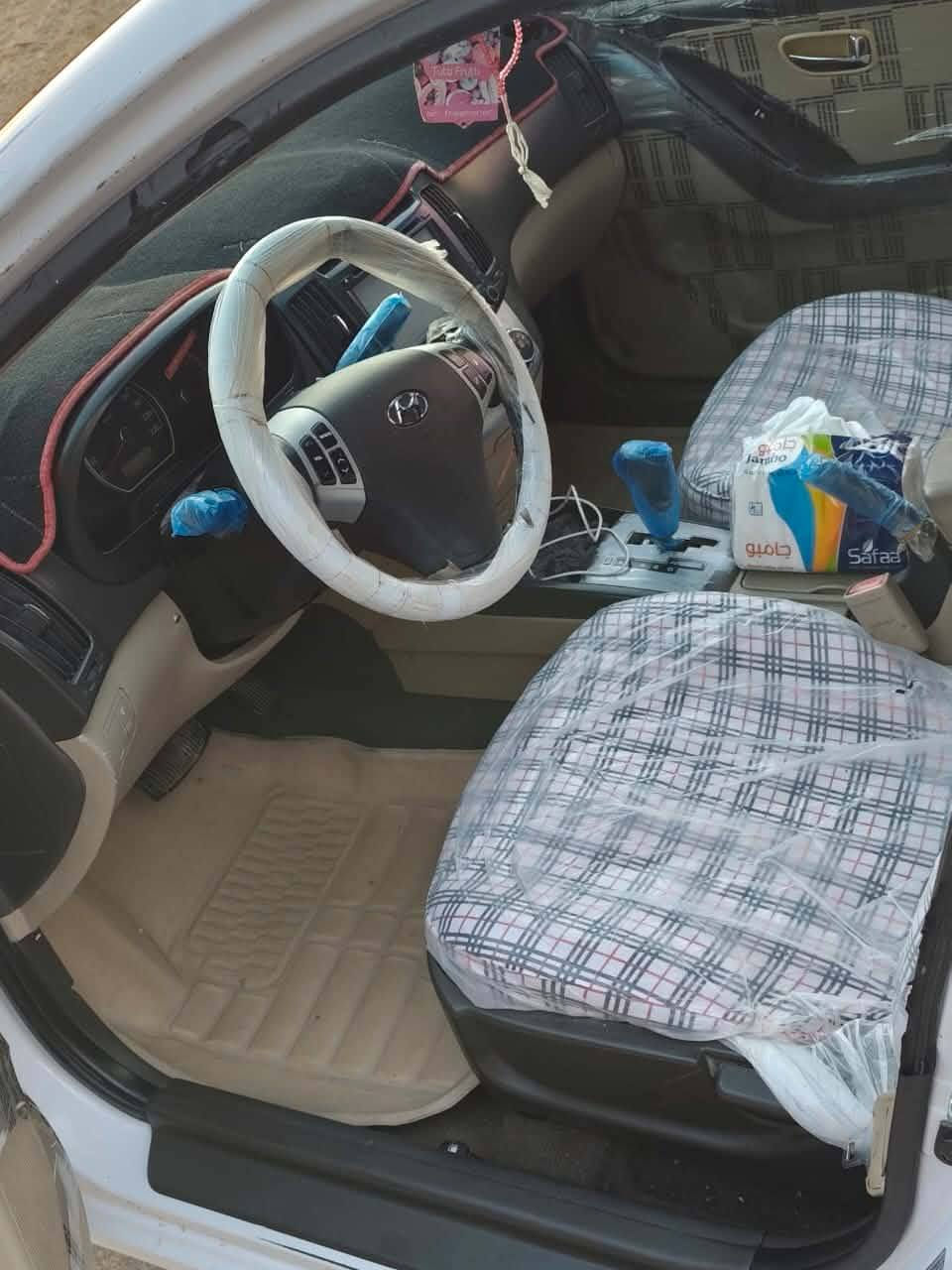 النترا ٢٠١١
فول عدا البصمه كير مكينه حداديه تخم تاير جديد
باسمنه مداور ثاني يوم ٣ قطع رش بدون دواخل
السعر ١٠٥ وبيهه مجال مكلف بالنشر هذا رقم صاحبهه 
***********
