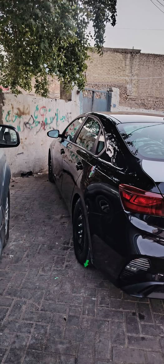 سلام عليكم فورتي ٢٤ كلين نص فول سيارة ماشية ١٩ بسمي تحويل نفس اليوم مكان السيارة بغداد رقم هاتف *********** سعر ١٥٨ بيهة مجال بصيط
