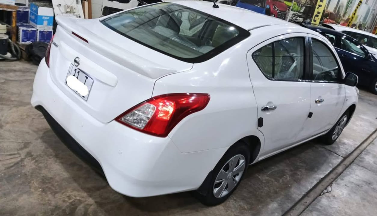 ‏‏السلام عليكم نيسان سني هندي 2019 ماشية 64 كير محرك تبريد صدر مكفولة بدون ضربة وبدون صبغ ما عدا باب خلفي أقل شبر صبغ رقم بغداد الدولي الجديد سنوية هزة كله جديد بأسمنا تخم تاير وصدر جديد حساس كامرة وتحكمات دبل ايرباك سيارة هندي أصلي أبو الالبيتة الزركة السعر 118 ورقة وبيهة مجال 
‏العنوان:بغداد الأعظمية 
‏الاتصال ***********
