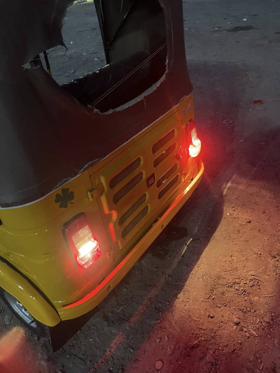 سلام عليكم تكتك مديل عشرين. شهر ٣ تكتك مكحله بل لغد بس لبقيه تكتك كفاله عامه من كلشي من مكينه من كلشي تخم تاير جديد بكلايت جديد تغليف كشنات جديد عله دبلات كهرباهيات جديده مكاني بغداد بياع رقمي ***********
