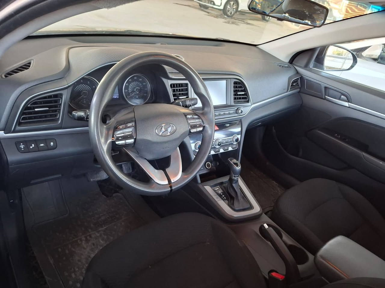 النترا 20 للبيع امريكي محرك 2000 ويلكب حساسات امامي خلفي جانبي مكفوله ماعدا شخط بين باب الجاملغ الخلفي ومصبوغات ثنينهن بدون تبديل  مكان سيارة نجف  والسعر 130
***********
