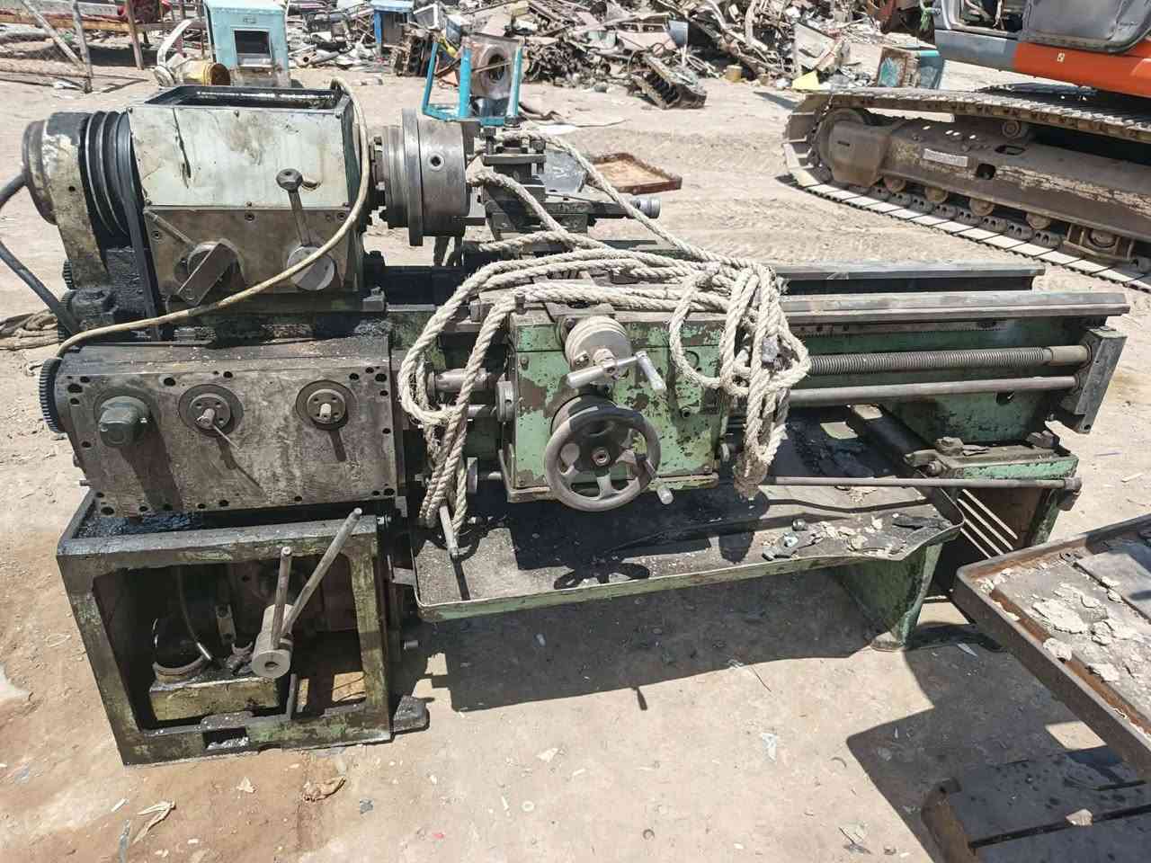 السلام عليكم تورنه روسي لاتيني للبيع شغاله على الفحص الطول مترتين ودريل تزريف الي تفيده يتصل على الرقم مكانها سيطره الج قرب مطعم صكبان للاستفسار ***********
