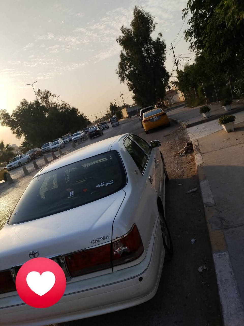 اصولي اصولي
ملكة 2002 كرستال اصل 
دكمتين 
بردة خلفية 
تحكم خلفي 
ديفور صغير 
السيارة انضف من الصور 
سعر 60
***********
