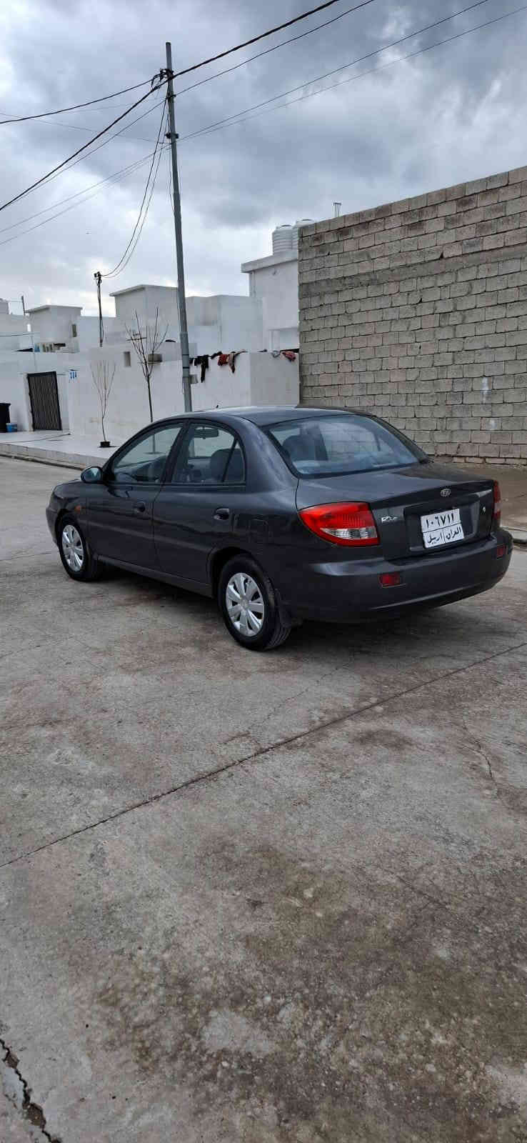 (***********) (***********) كيا ريو كير عادي موديل ٢٠٠٧ كير و محرك شرط تبريد و تدفئة شغال حدادية مالها مضبوط داخل غرفة سيارة حيل نظيفة سيارة عام بخ للجمالية بس رش بدون معجون علمود تكحيل ضررها فقط باب سكن سعرها(٥٠) مكانها قضاء بردرش بين اربيل و دهوك اكر
