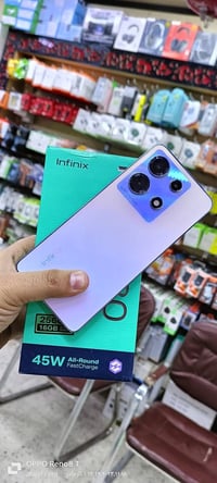 انفنكس نوت 30 ذاكره 256 ببجي 60 فريم شاحنته الاصليه وباكيت مع حافظة نظ...