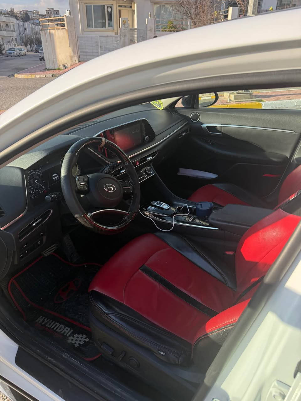 سلاو هونداي سوناتا بو فروشتن  موديل 2020

مواصفات فول واحد على واحد
ماشيه 74الف كم 
بصمة 
مكينه 2500تنفس طبيعي 
تشغيل عن بعد 
لايت امامي زينون + ليد 
شاشة 
عداد الاكتروني شاشة 
كشنات تدفئة 
كاميرا خلفية 
نظام النقطة العمياء 
نظام تحديد المسار 
رادار أمامي 
سقف سلايت بانوراما 
نظام اوتو هولد 
شحن لاسلكي

سعر: 180

العنوان// السليمانيه 

للاستفسار اكثر اتصل برقم التالي:0777272521 السليمانية, العراق


**إذا كنت صاحب هذا الإعلان وتريد حذفه لأي سبب، رجاءا أرسل رسالة إلى الدعم الفني**