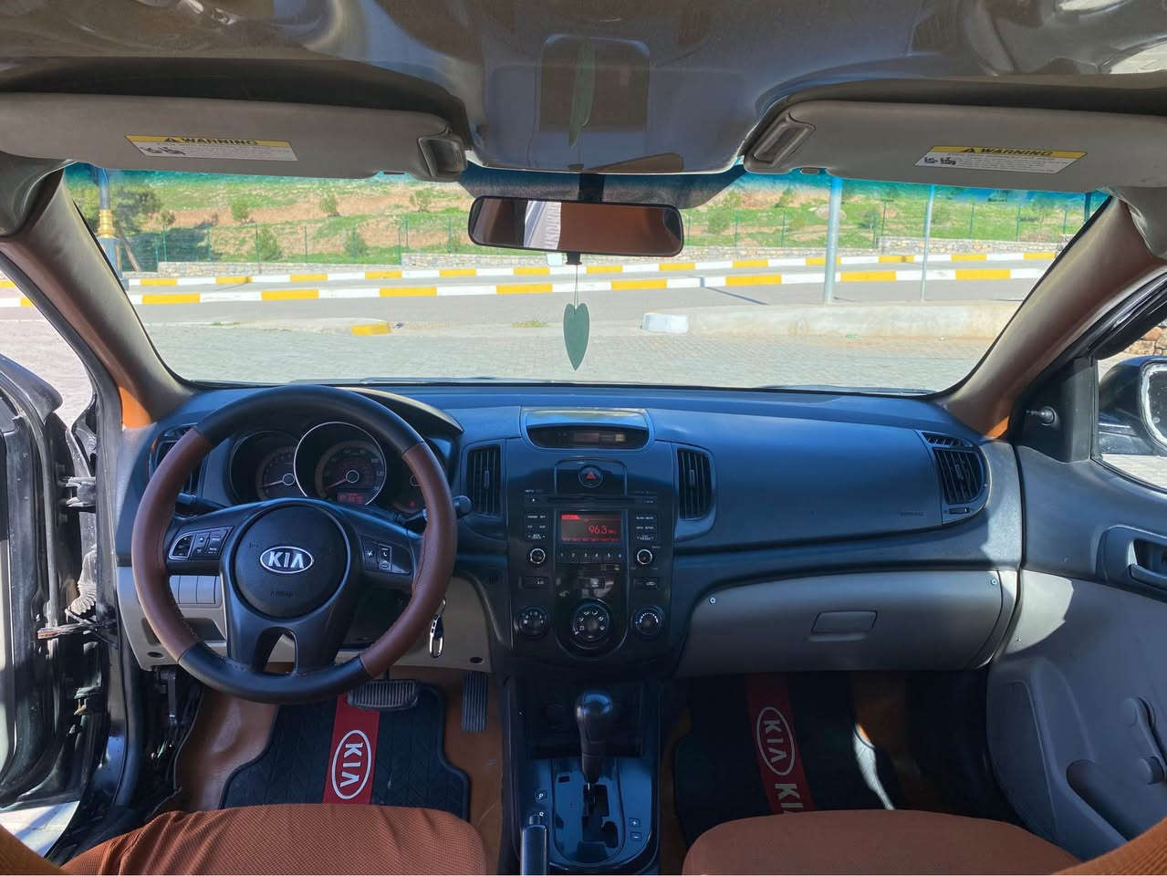 سەرەتا بە ناوی خوای گەورە و میهرەبان

فرۆشتنی خێرا

کیا سیراتۆ

مۆدیل ٢٠١٠

ساخ

رەشی قتران

نموونە لە جوانی و پاکی

گیر و مەکینە و کارەبایی و تەبرید و تەقە و رەقە و تندوتۆلی بەشەرت چرکەی تیدا نیە

گیر و مەکینەی بەشەرت نەکراوەتەوە گیر تۆماتیکە

دەعم و لیدراوی و موس و براوەی بەشەرت

پیش و دوای کەپسە و سەقف و شان و چواردەوری شوشەیی

کالبوونەوەی نیە

٤ تایە و ویلی لۆکی بیلادی لە ژێرە

تاقم کوشن و گاعی تازە تیگیراوە

سەیارەکە مالی دۆستە و چرکەی تیدانیە و دیناریک مەسروفی نیە

کامل سیرڤس کراوە 

بۆ عەیب و عار پرسیار مەکە.!

شوین//هەلەبجەی شەهید

سعری// ٤٨ گڵا و مجالیکی برایانەی تیدایە

ئاسیا ***********

کۆرەک ***********

واتساب و تیلگرام و ڤایبەری لەسەرە.! حلبجة, السليمانية
