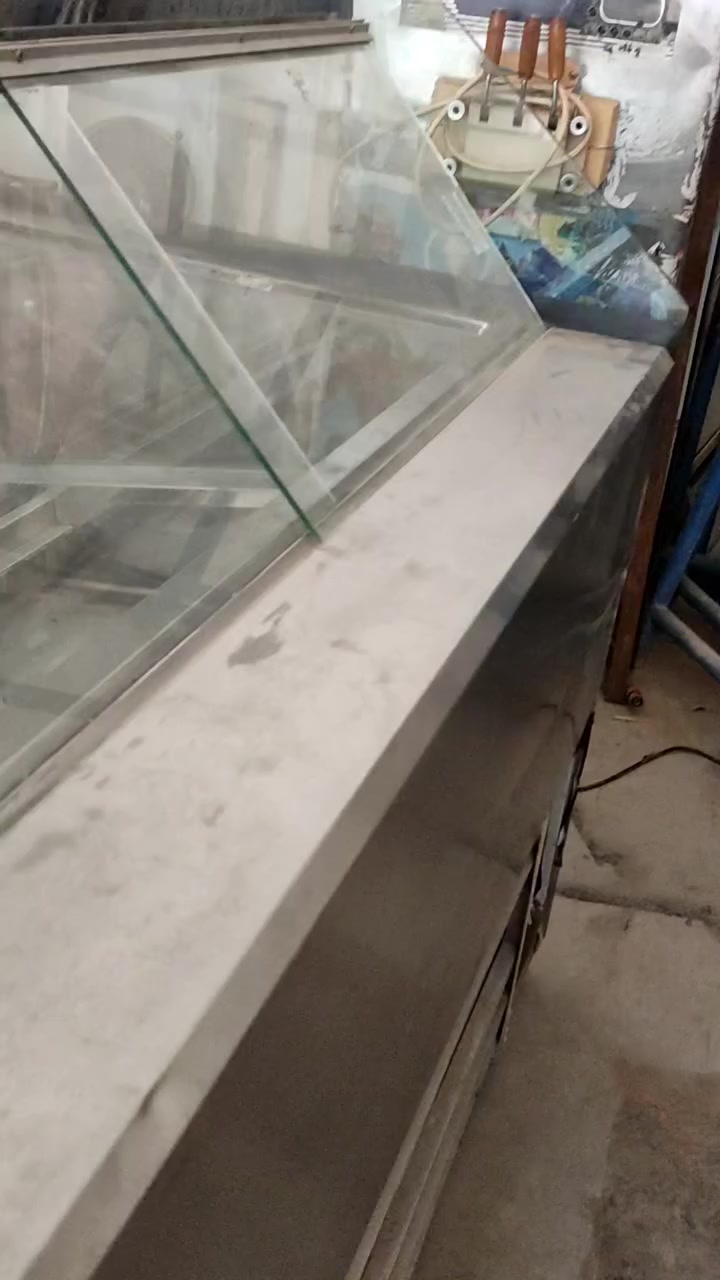 عارضة ايس كريم  ستيل. يونت طن واحد  ايطالي  تنزل 22 تحت الصفر  الطول 130سم  مناسبه.


**إذا كنت صاحب هذا الإعلان وتريد حذفه لأي سبب، رجاءا أرسل رسالة إلى الدعم الفني**