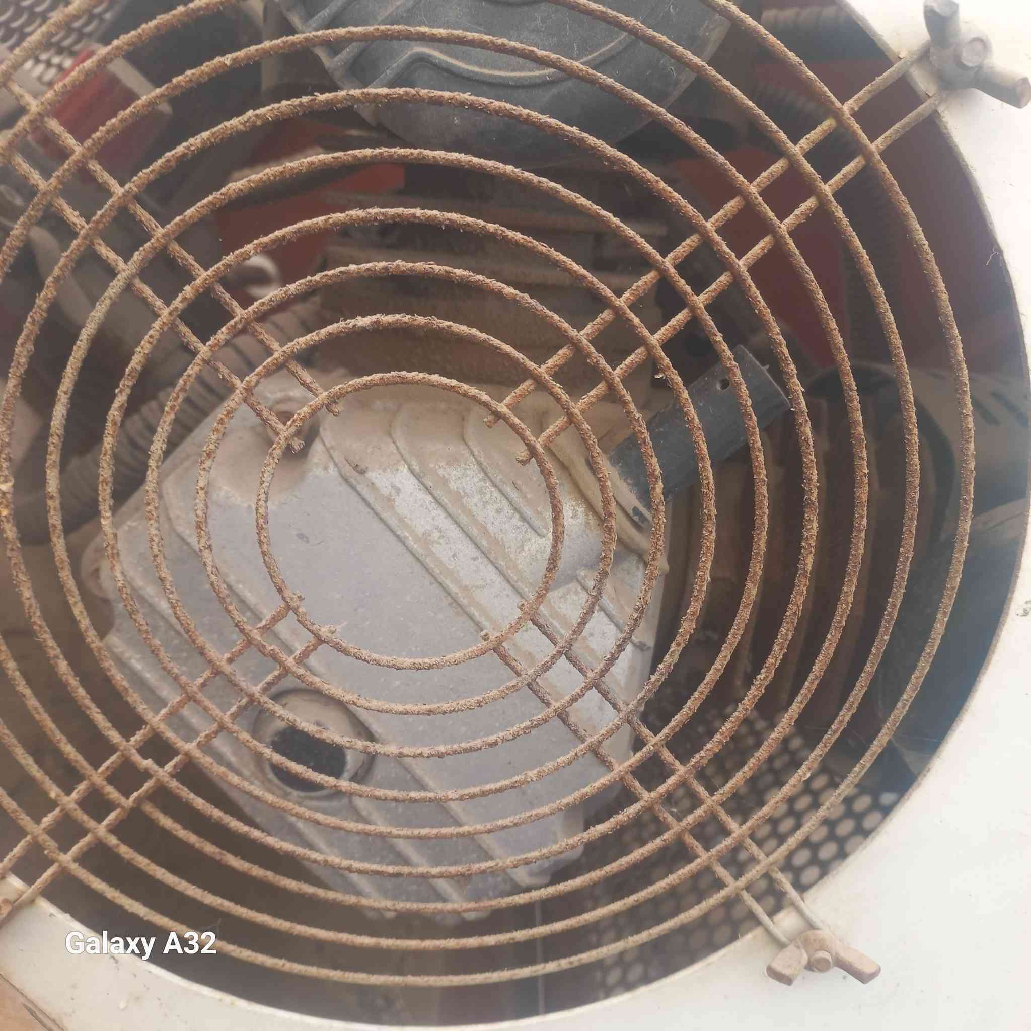 السلام عليكم  عندي 5  قطع جديد تيلندي  مالت اسمنت ***********
