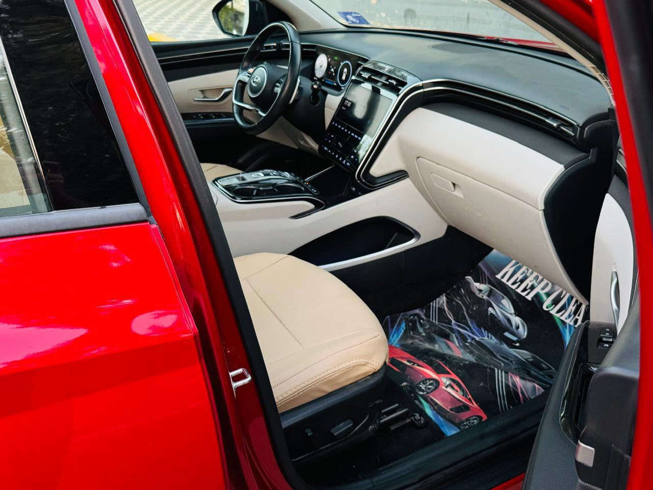 السلام عليكم 
توكسان 2022 فول موصفات سبشل اوردر يعني ماك شغلك مابيها حادثها بابا وره السائق السيارة ماشية 39 ميل  باسمي جاهزة من كلشي  السعر 22000$ وبيها مجال 
مكاني الاعظمية شارع الضباط 
للاستفسار 
***********
***********
