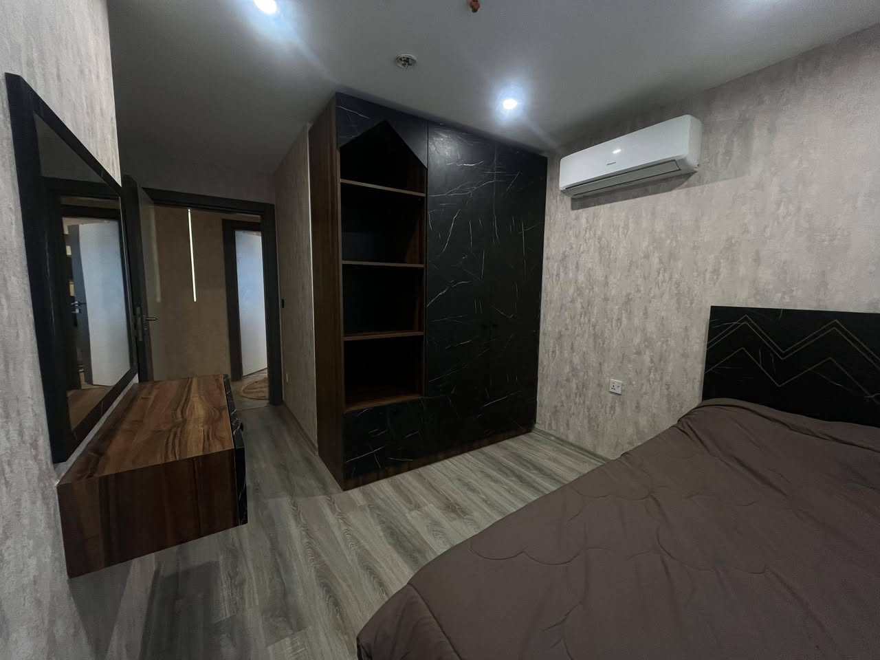 ✨ فرصة ذهبية للسكن الفاخر ✨

🏡 شقة ثلاث غرف وصالة للبيع
📍 في المربع الذهبي – مجمع لايف تاور

⭐ شقة جاهزة للاستلام الفوري
⭐ ديكورات كاملة بتشطيبات فاخرة جدًا
⭐ إحساس خمس نجوم بكل التفاصيل
⭐ مساحة واسعة 189 م²

📌 موقع مميز جدًا
⏱️ 5 دقائق عن بارك سامي عبد الرحمن
⏱️ قريب من مجمع إمباير

💰 سعر مناسب جدًا قياسًا بالموقع والمواصفات

📲 للتفاصيل والمعاينة تواصل واتساب:
***********
