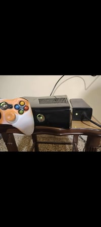 اكس بوكس للبيع ذاكرة 500  ملحقاته كاملة الجهاز نظيف وسعره مناسب سعره 8...