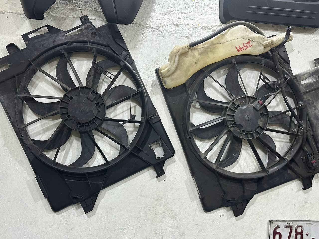 السلام عليكم 
تم بعون الله 
وصول غراض دوج كرفان حديث 
محركات + كيرات 
سلف + داينمو + كمبريسر + واتر بم 
مروحه + راديترات 
غراض صدر جديد ضمان 6 اشهر عله كل منتج 
فيت بم تفصيخ 
ماصده جديد + مستخدم 
براد دهن فافون ضمان 6 اشهر جديد 
متوفر توصيل جميع المحافظات 🚚
*********** / عبدالله جمال 
العنوان بغداد ساحت الطيران ثاني فرع يسارآ داخل كراج المسعودي @إشارة
