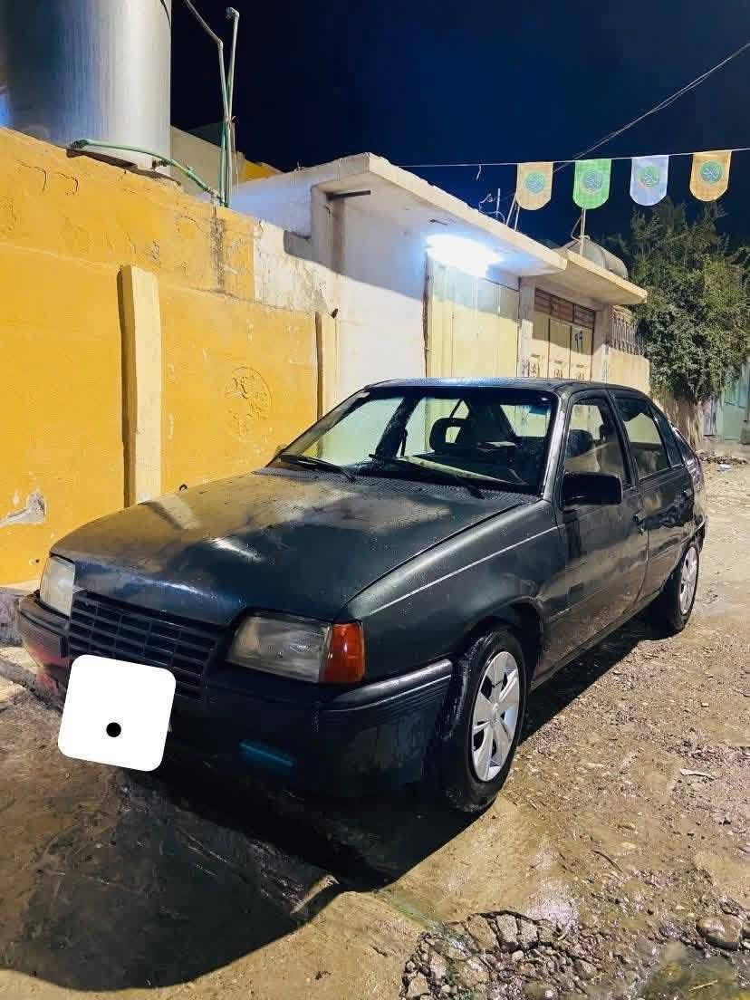 اوبل كاديت 16 كير توماتيك محرك بدايه صرف السعر 21ورقة بيها مجال بسيط العنوان موصل الايمن منطقة تل الرمان  رقم مسطره وكاربون بنزين ***********
