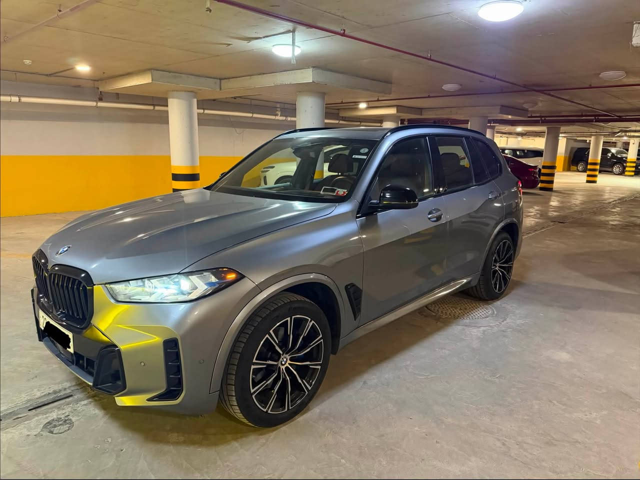 السلام عليكم للبيع : bmw x5 xdrive 40i
موديل : 2024
تحويل مباشر السنويه بأسمي
مكينه : 3000 تيربو 6سلندر
ماشية : 50 الف كيلو
وارد امريكي 
الحادث مالته خلفي بسيط بدون ايرباك بدون دواخل 

المواصفات:

فتحة سقف بانوراما
داتو شو
سستم سماعات هارمان كاردن
شاشات متصله ويه دشبول
نظام كار بلي
رادارات محيطية 360
كامرات محيطية 360
كامرات امامية خلفية
كشنات تدفئة وتبريد خلفي و امامي تبريد بالتكم مال الباب 
كشنات خزن
وستيرن تدفئة
شحن موبايل واير لس
صندوق كهرباء
مكان السيارة بغداد حي الجهاد
السعر : 470 و بيه مجال 
للاتصال / ***********
