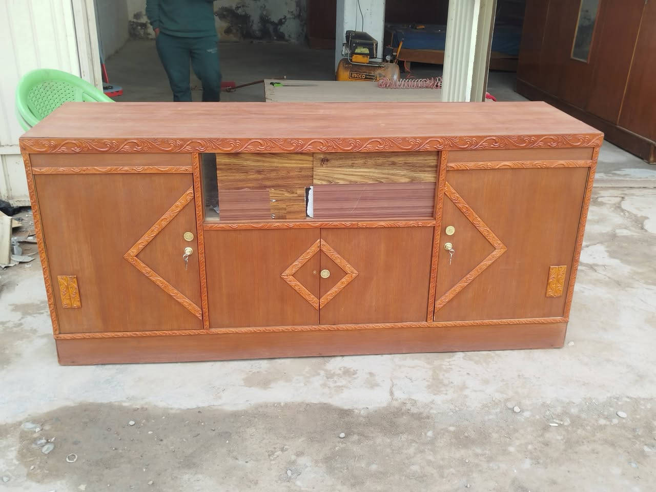 كنتور 5 بيبان… .بوفية نظيفة ....مكاني ديالى اطراف شهربان الهارونية للاستفسار خاص او واتساب ***********
